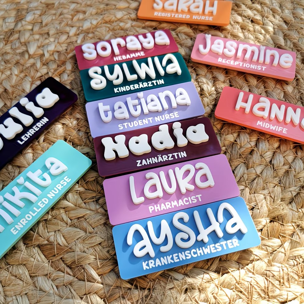 Embroidery Names - パーソナライズされた名前ブローチバッジ アクリル製カスタム名入りワークバッジピン 医師 教師 インターン カフェ