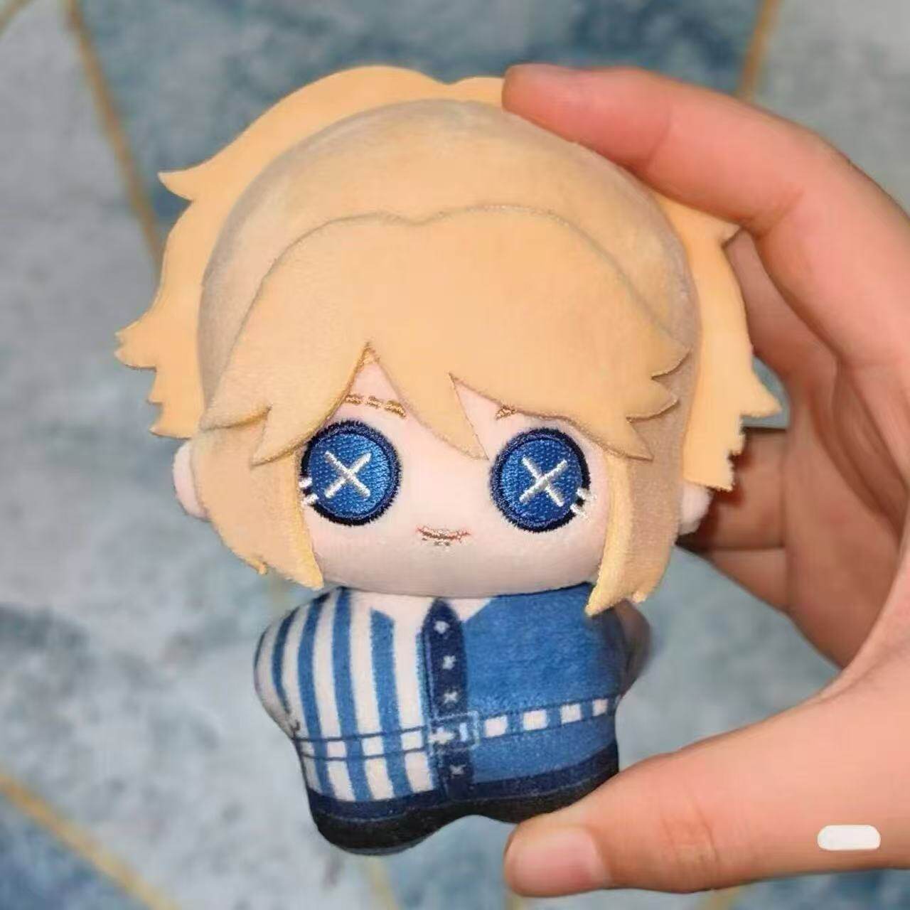 Embroidery Cotton - アニメアイデンティティ V コスプレビクターグラントポストマン刺繍コスプレ綿ぬいぐるみペンダントクリスマスギフト