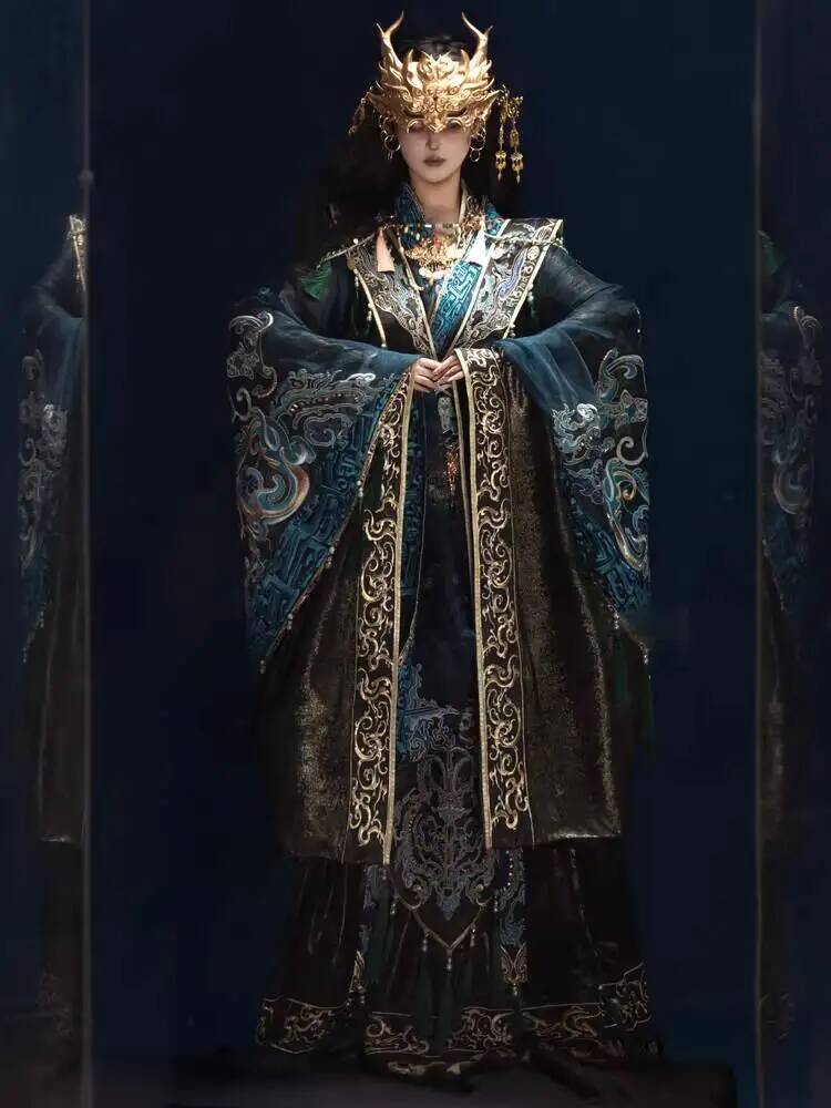秋の新作重刺繍ブロンズ神樹改良版南北朝時代腰丈漢服セット - Embroidery Cotton のレビューと価格