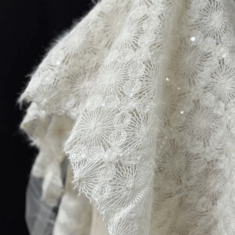 1ヤードのファッションデザインウェディングドレス用、パフスカ - Embroidery Skirt のレビューと価格