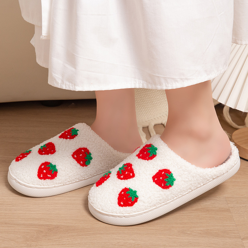 イチゴ柄レディーススリッパ 室内用フラット冬用デザイナーズシ - Embroidery Cotton のレビューと価格