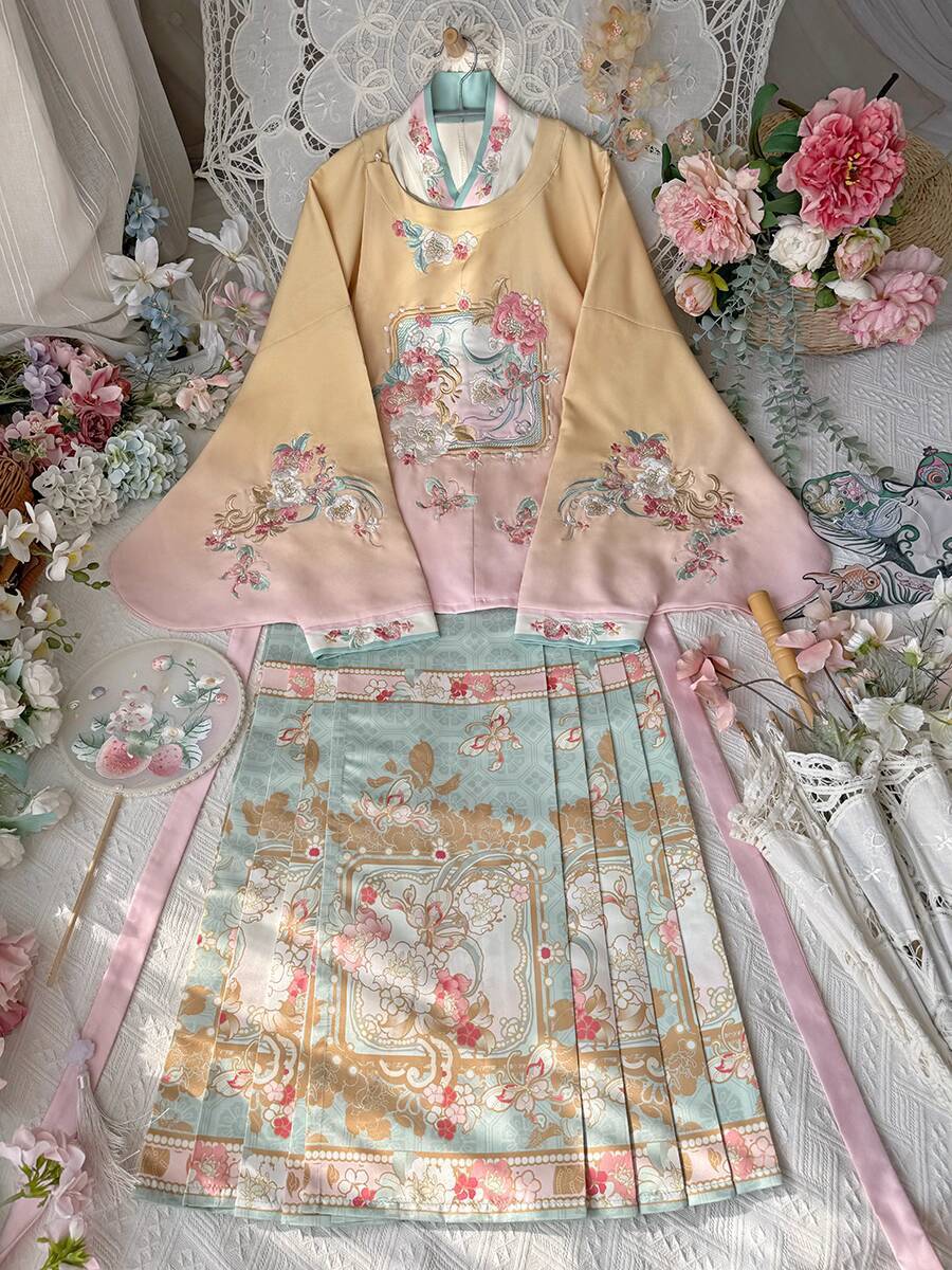 新しい漢服女性明システムラウンドネックビッグカラー刺繍ピパ袖 - Embroidery Skirt のレビューと価格