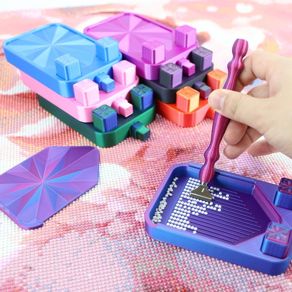 マルチカラーダイヤモンドペインティングトレイ（ゴミ箱2個付き - Embroidery Details のレビューと価格