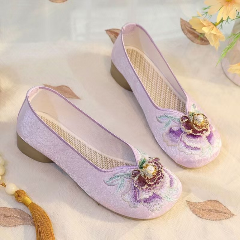 女性ローヒール刺繍布靴春夏新中国風ラウンドトゥ浅いスリップオ - Embroidery Cloth のレビューと価格